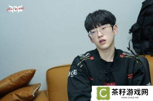 3000万还清了?!Scout被网友碰见出游日本