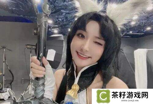 女主播直播太会整活！高跟鞋深蹲、女仆装举铁惊呆网友