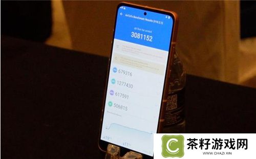 大型手游“帧数拉满” 骁龙8至尊版游戏表现强悍