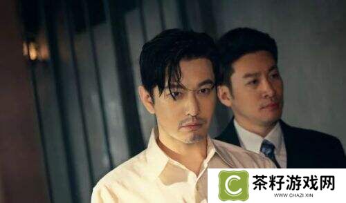 黄晓明西装杀敌帅强惨，《潜渊》收视登顶！
